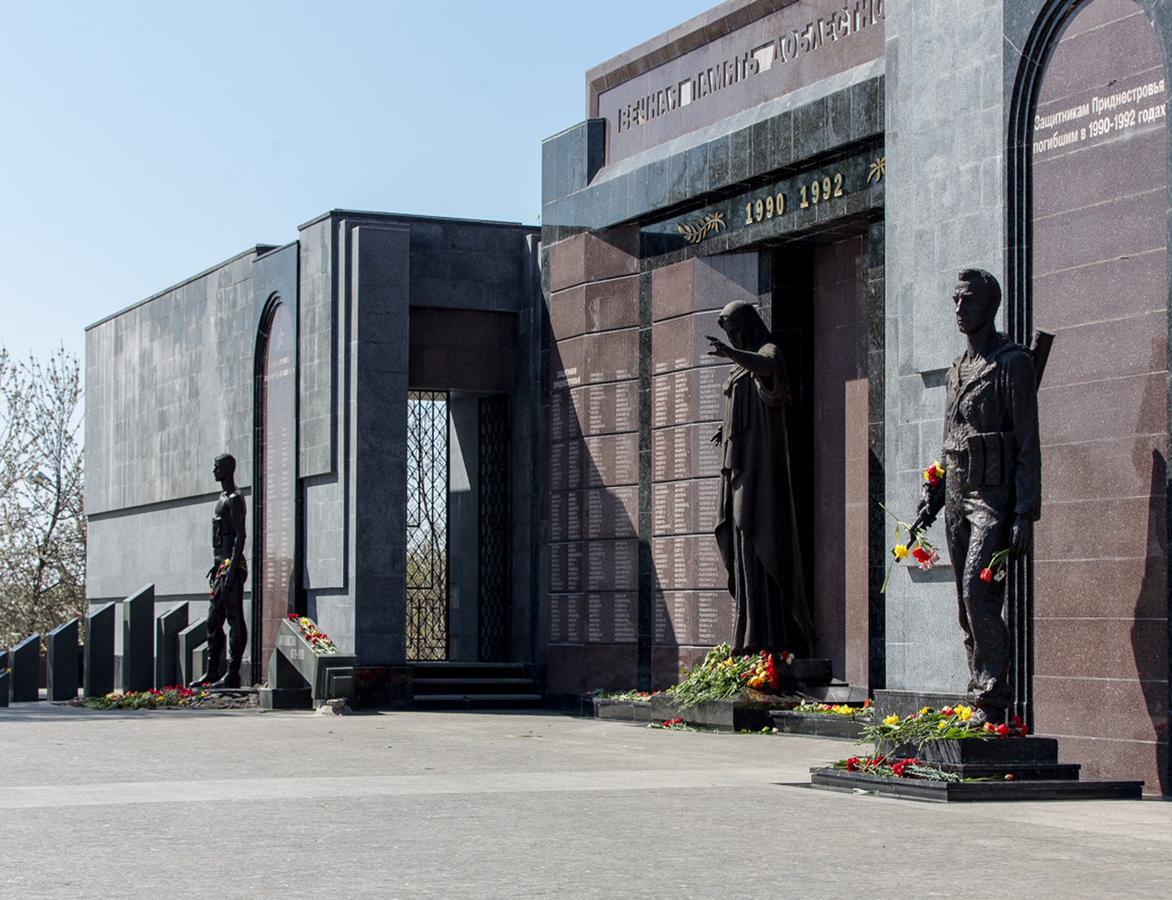 Luna Tiraspol Exterior photo
